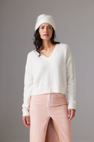 COLORUSH Cashmere Zeta Lucia Easy V Sweater / Creamy - nineNORTH | Men's & Women's Clothing Boutique