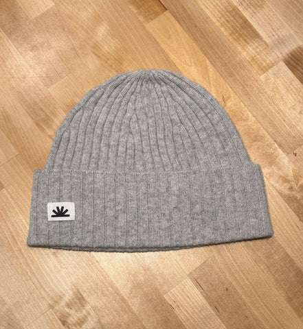 COLORUSH Sunrise Cashmere Beanie / Fluffy Grey - nineNORTH | Men's & Women's Clothing Boutique