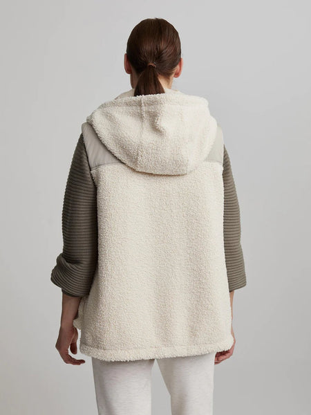 Varley Waller Sherpa Gilet / Sandshell & Dove-nineNORTH | Men's & Women's Clothing Boutique